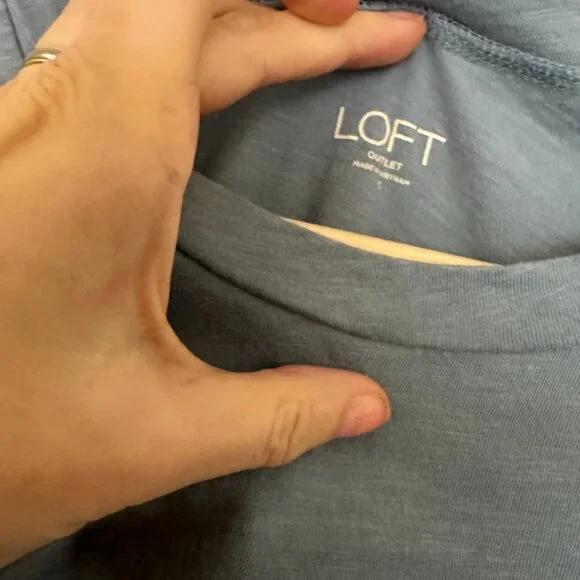 Ann Taylor Loft Outlet Powder Blue Tee Size Crew Neck Small Minimalist Normcore - Picture 4 of 8